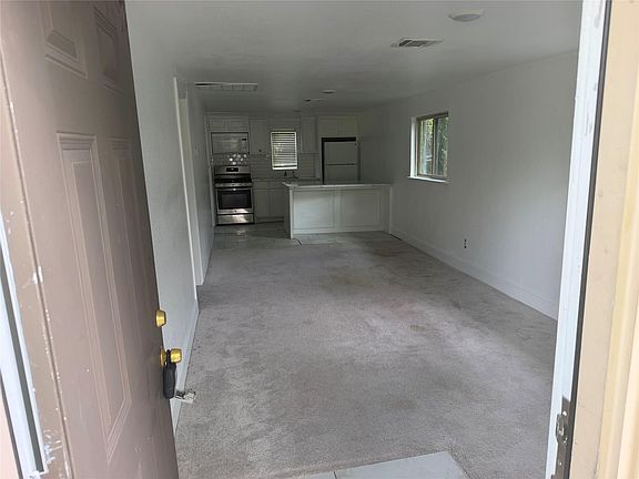 3rd image of 1510 Deats Rd