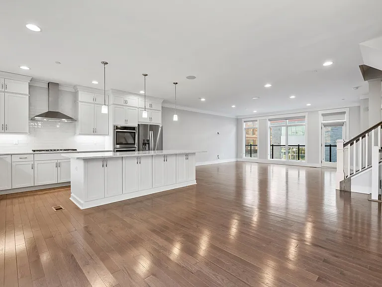 114 Reizenstein Way — Photo 9