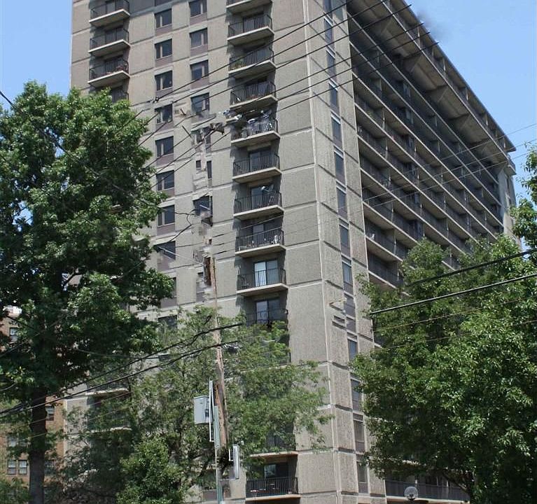 1st image of 12500 Edgewater Dr. APT 1102