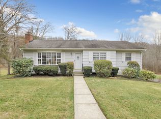 19 Robin Ln, Shelton, CT 06484