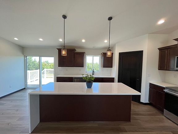 4th image of 1127 NE 34th Ave