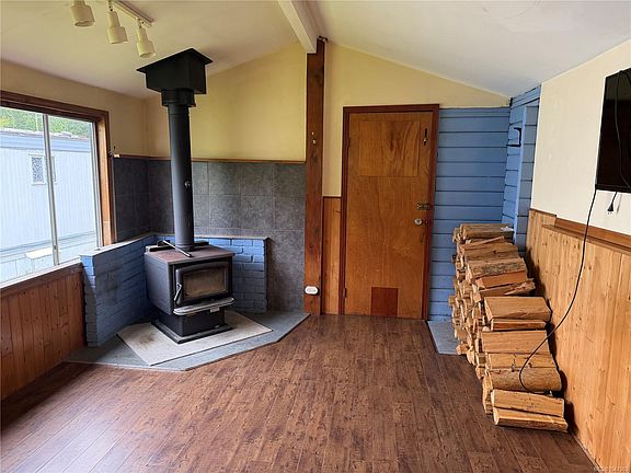 5th image of 5250 Beaver Harbour Rd #16