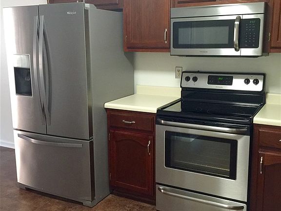 4th image of 6779 Beaumont Cir E