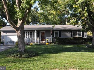 4 Hanover Dr, Cookstown, NJ 08511