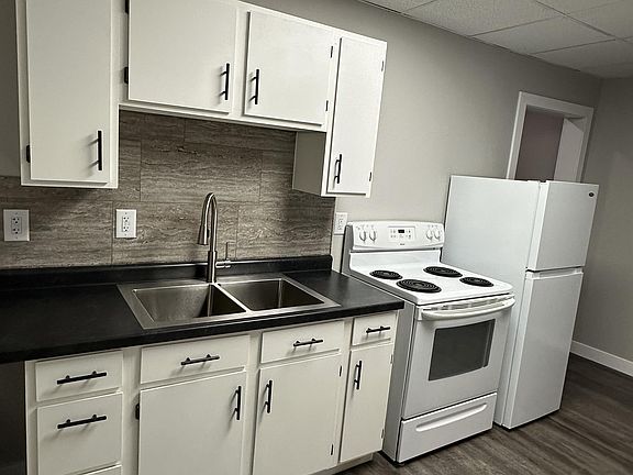 3rd image of 204 4th Ave #204