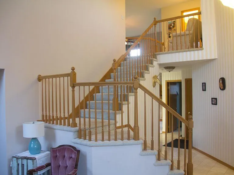 Long Meadow Dr — Photo 5
