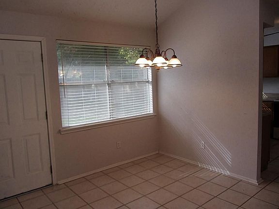 2nd image of 119 Meadow Bend Dr