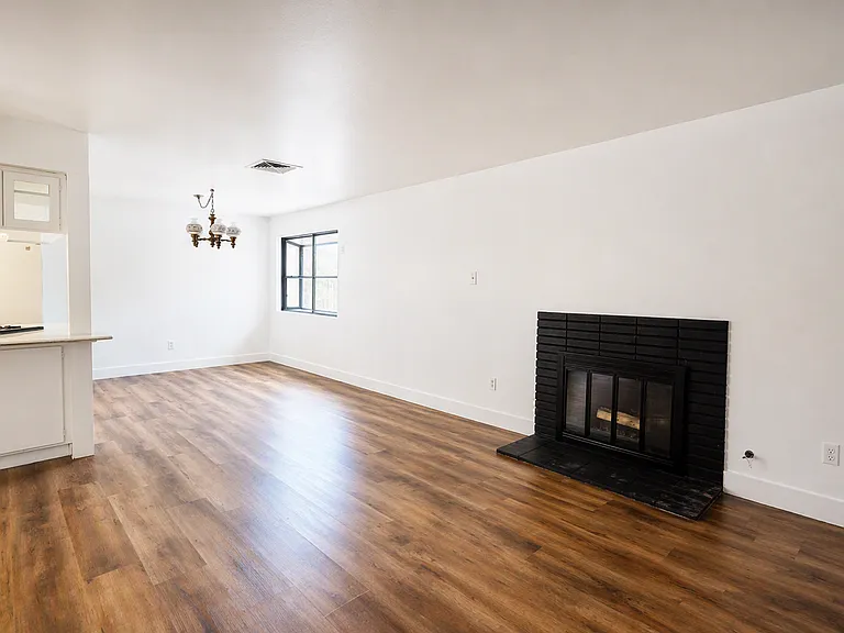 220 Lilac Ct — Photo 16