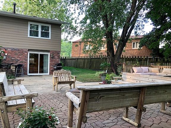 5th image of 6131 Laura Ln