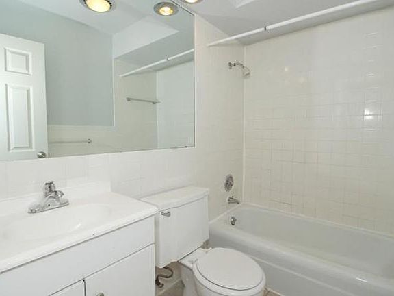 4th image of 6011 N Kenmore Ave APT 306