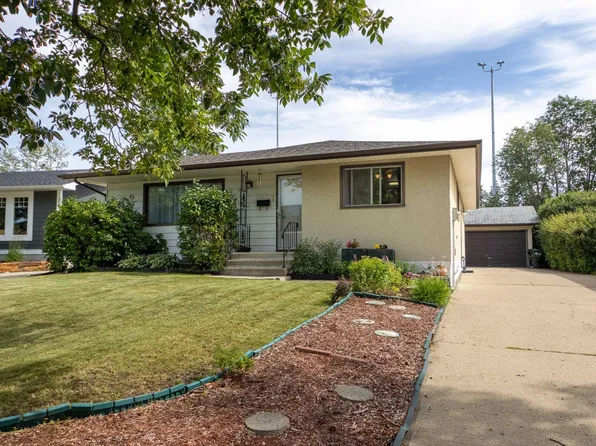 7 Strathcona Pl, Strathcona County, AB T8A 1G1