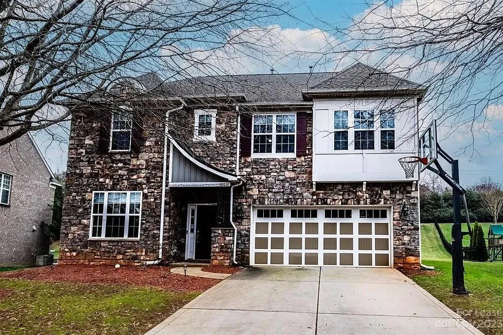 5 bed, 3164 sqft, $3,400 — Photo 1
