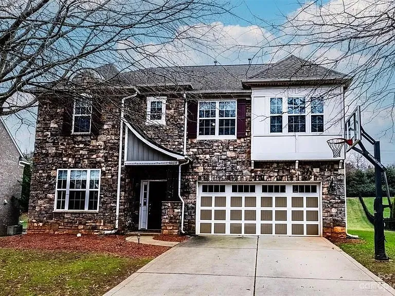 10034 Paxton Run Rd — Photo 1