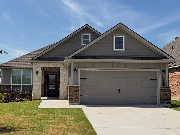 4537 Allison Dr — Photo 3