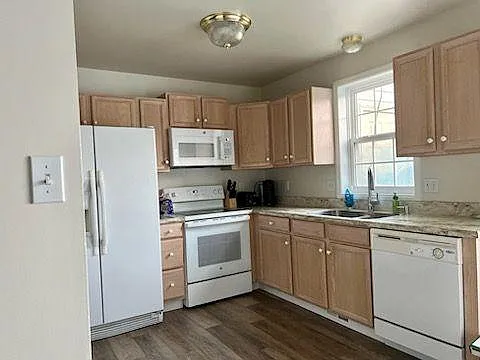 73 Laurel Dr — Photo 4