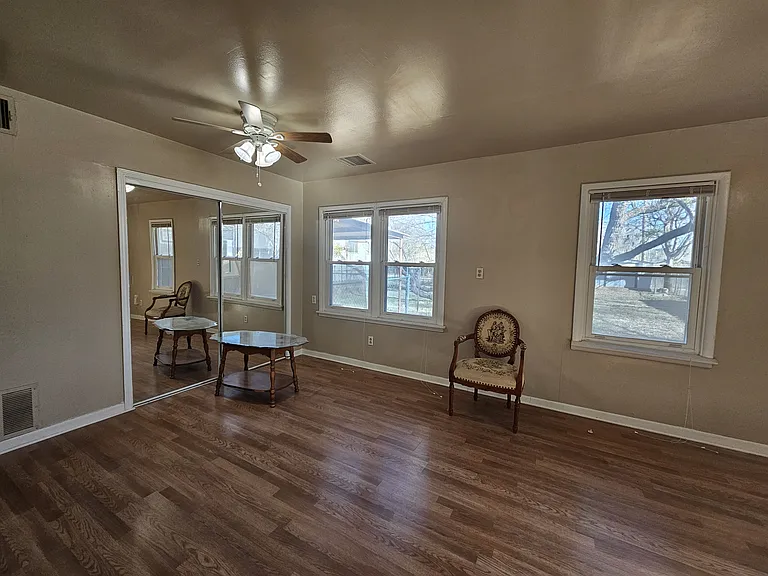 1357 S La Salle Dr — Photo 5