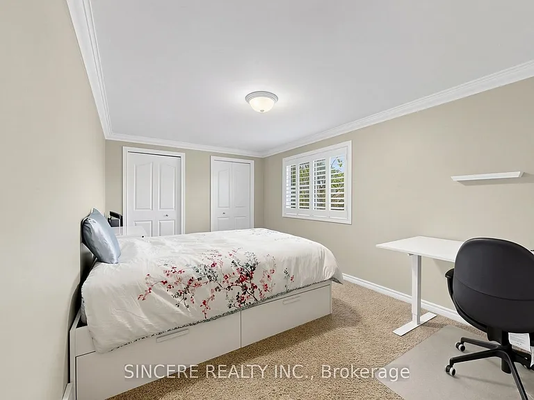 592 Canewood Cres — Photo 25