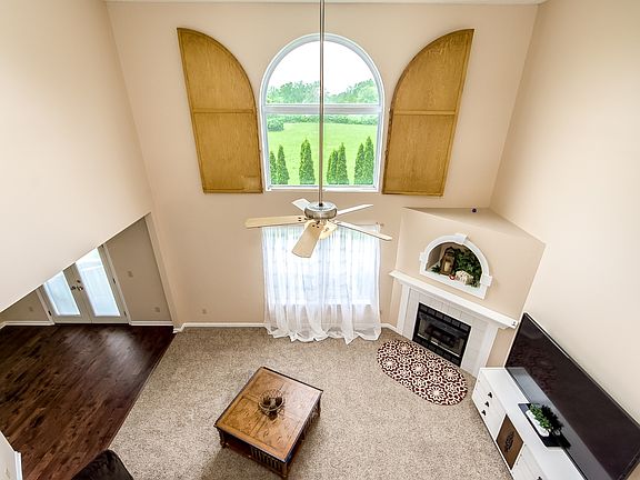 3rd image of 4921 Bixby Park Pl