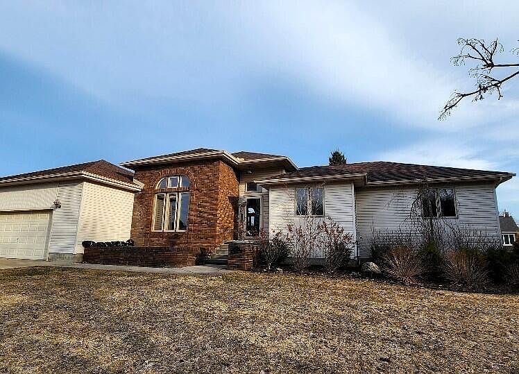 1st image of 613 Aqua View Dr
