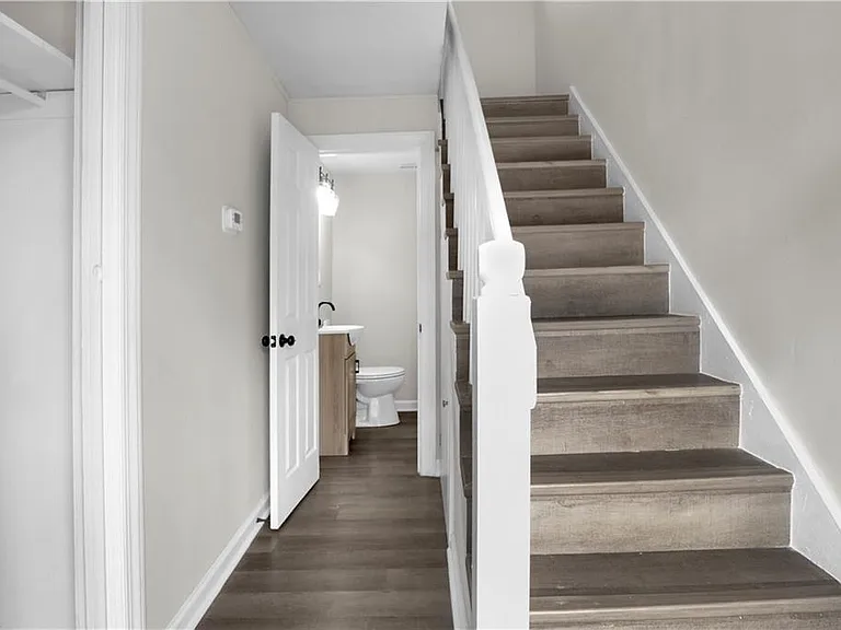 7 E Lewis Rd — Photo 9