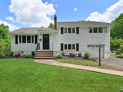 24 Spruce Pl, Ho Ho Kus, NJ, 07423