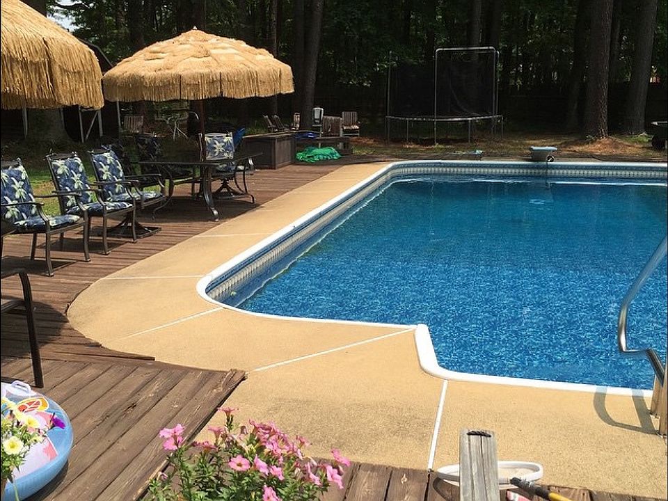 1st image of 107 Uppershire Way