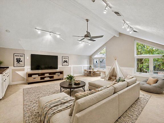 5th image of 6723 Apple Valley Ln