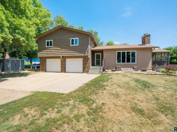 3312 S Bingen Ave, Sioux Falls, SD 57110