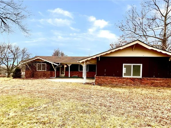 210 136th Hwy, New Hampton, MO 64471