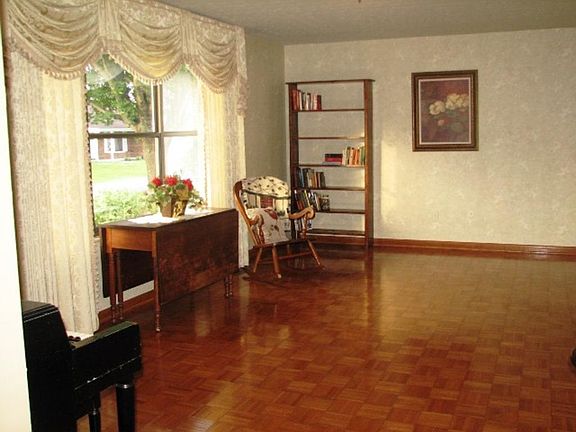 4th image of 28 Township Road 1266
