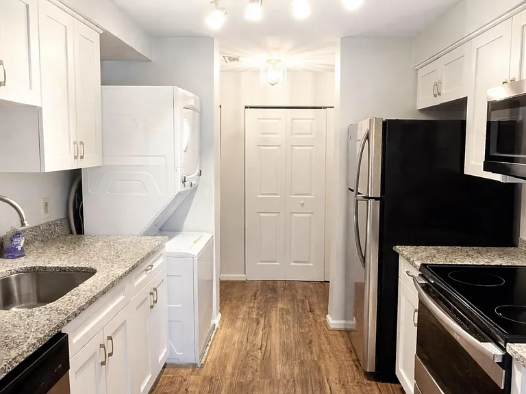 8503 Falls Run Rd #B — Photo 5