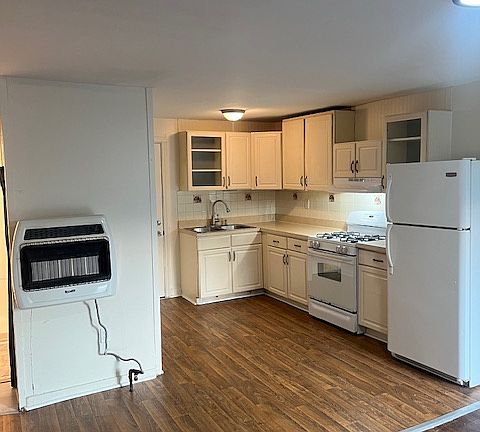 4th image of 120 N Gay St APT A