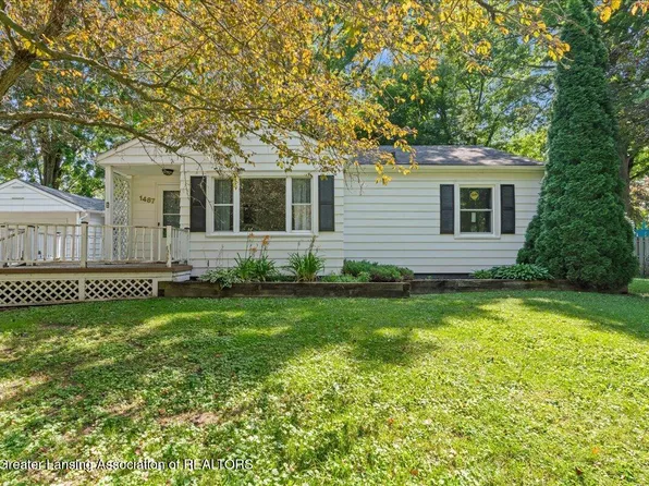 1487 Denies St, Burton, MI 48509