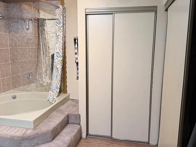 4640 Koval Ln #51D — Photo 35