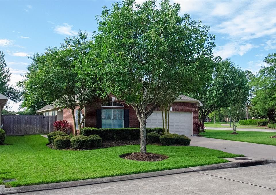 1st image of 2205 E Capri Dr