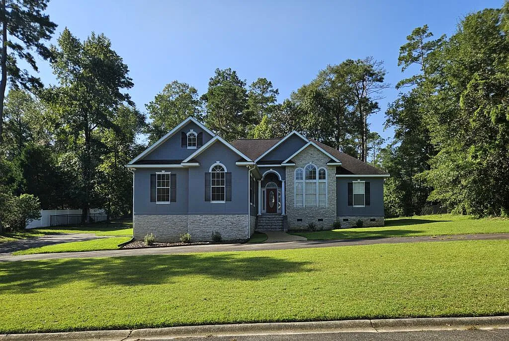3 bed, 1825 sqft, $3,000 — Photo 1