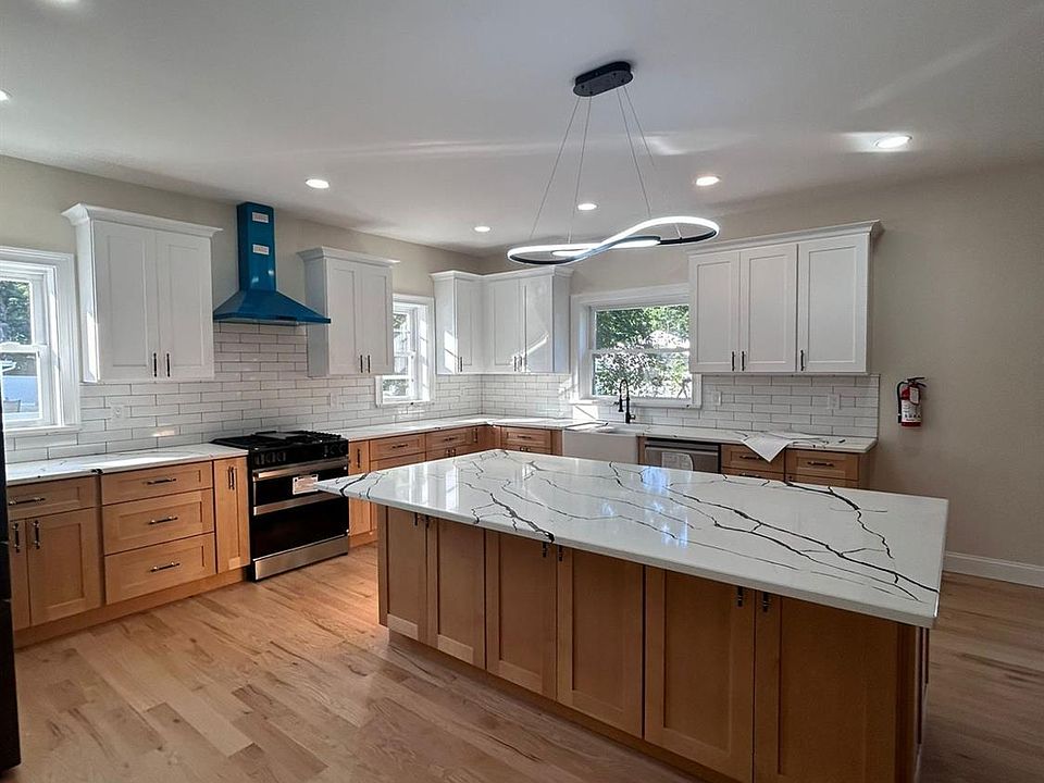 2nd image of 39 Shadowlawn Dr