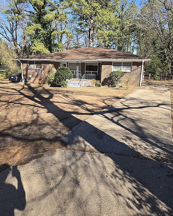 1st image of 2142 2nd Ave