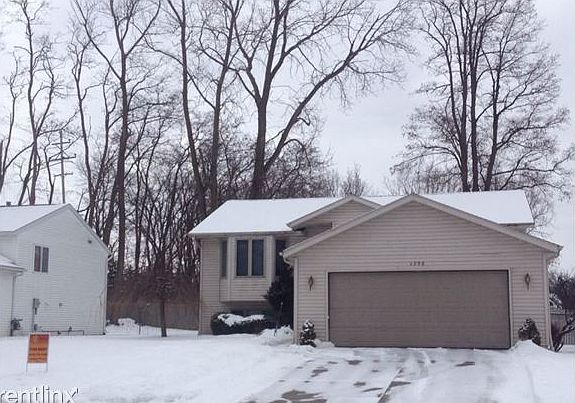 2nd image of 1556 Amberly Dr SE