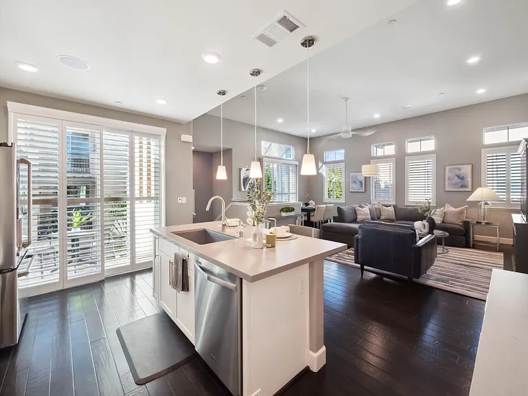 Lina Ln — Photo 15