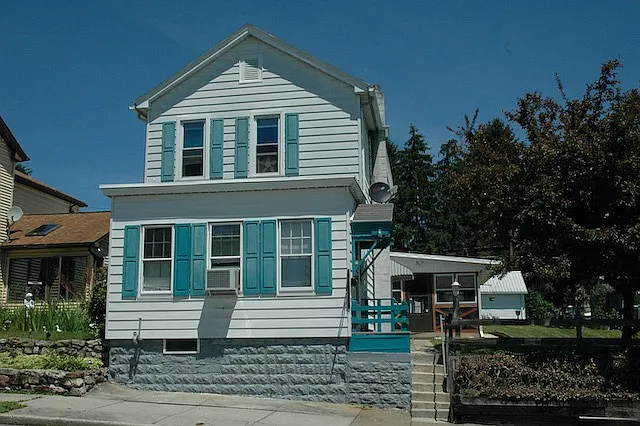 1727 Penn St