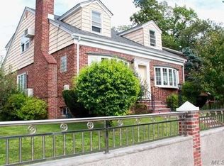 8429 150th St, Jamaica, NY 11435