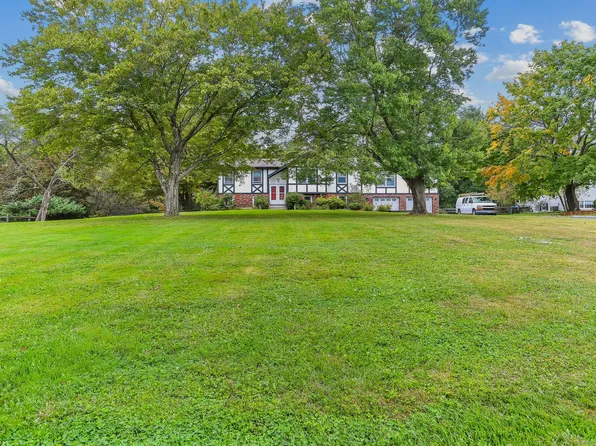 12 Greta Drive, Danbury, CT 06810