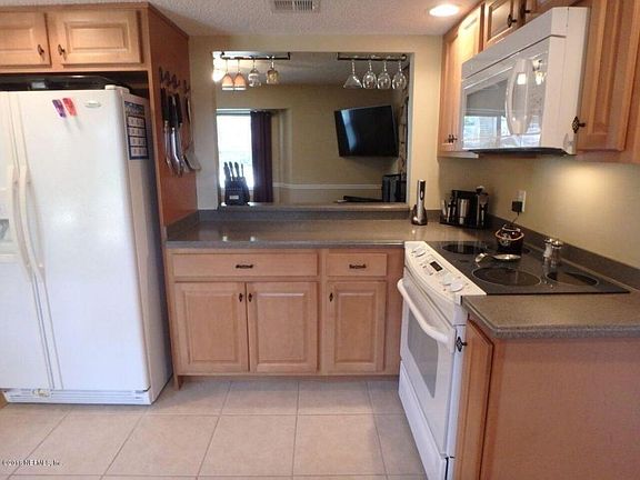 3rd image of 3450 N Maiden Voyage Cir