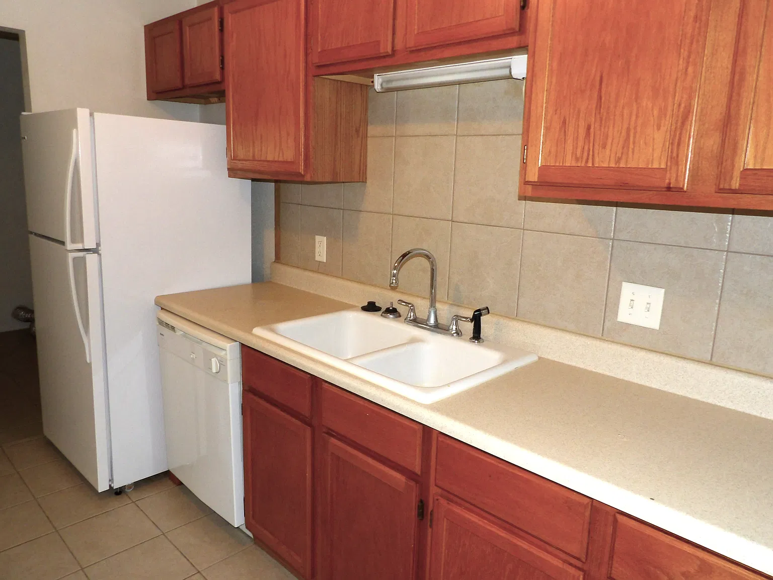 2 bed, 727 sqft, $595 — Photo 3