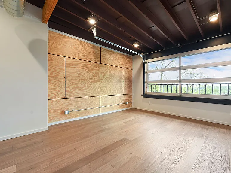 3315 Main St #4 — Photo 1