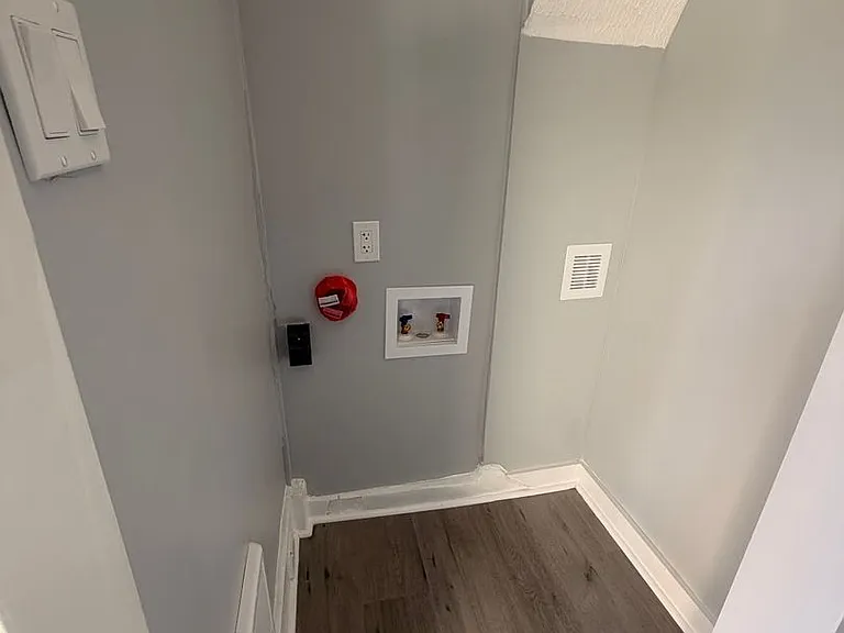 1135 Summit St — Photo 3