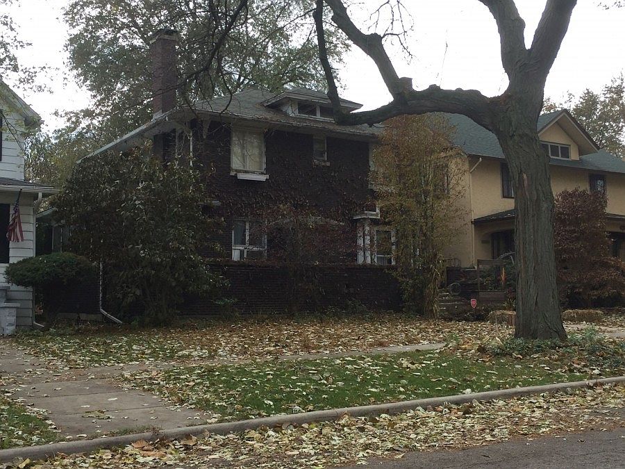 2nd image of 814 Buell Ave