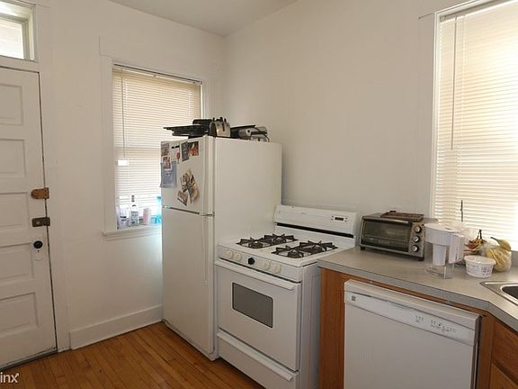 4th image of 3437 N Paulina St APT 1F