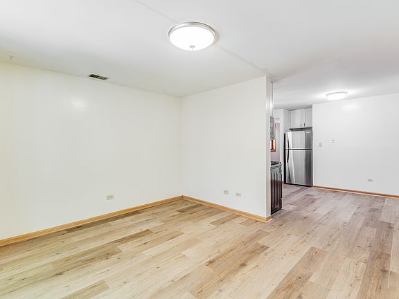 5th image of 717 S Claremont Ave #2